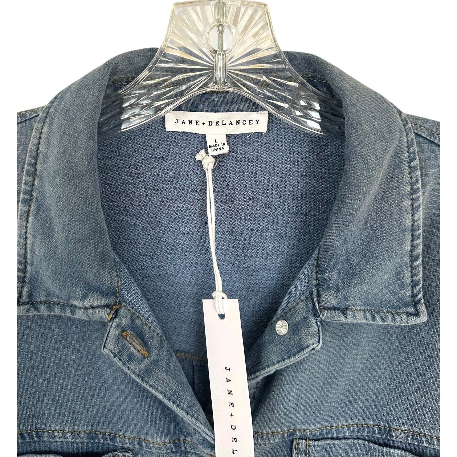 Jane & Delancey Women's Button Down Shirt Denim Look Short Sleeve Size L Navy — image 3 of 8